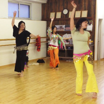 Lilas 二俣川クラス　ベリーダンスで自分を表現する。