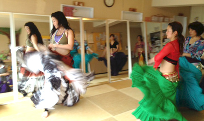 トライバルベリーダンスチームLilas。鎌人いち場はジプシースタイルで踊ります！