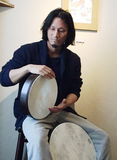 masao　なかもとまさお　フレームドラムやカリンバ奏者、デザイナー、プロデューサー。