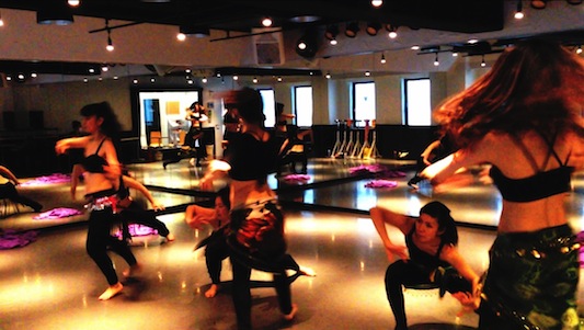 Fusion Tribal Belly Dance Class フュージョントライバルベリーダンスの教室、Dahia3月その2