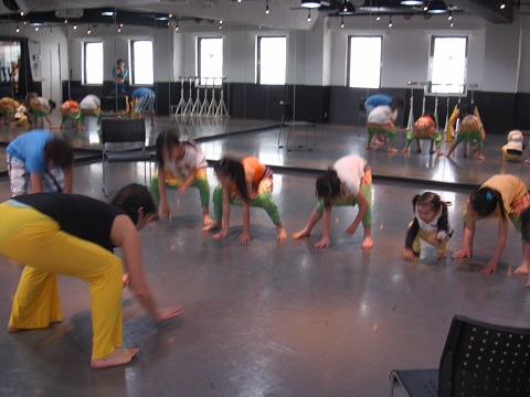 Zinniaキッズトライバルダンスクラス。毎週土曜日横浜で開催